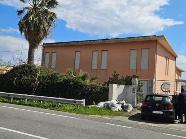 intera palazzina in vendita a Messina in zona Santa Margherita