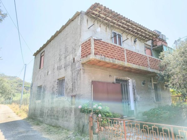 casa indipendente in vendita a Messina in zona Rodia