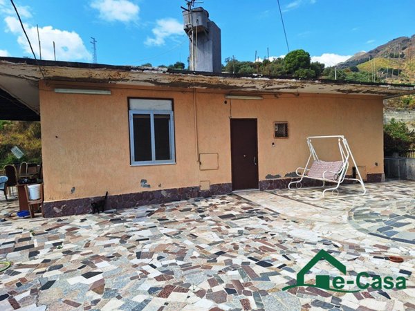 casa indipendente in vendita a Messina in zona Giampilieri Superiore