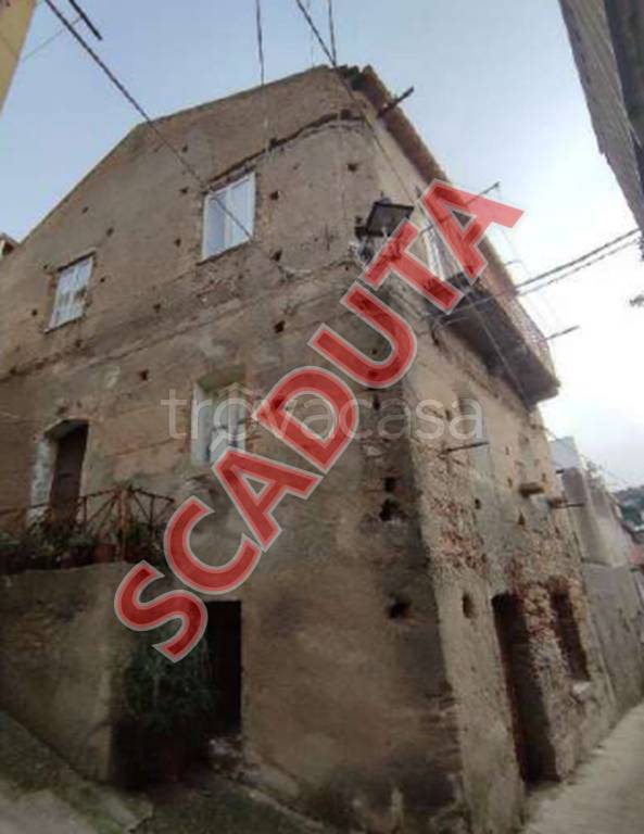 locale commerciale in vendita a Messina in zona Salice