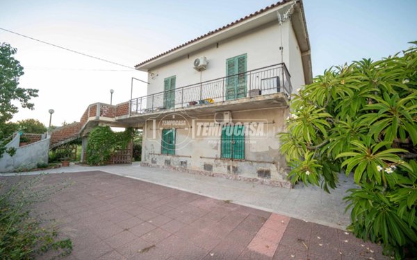 casa indipendente in vendita a Messina in zona Torre Faro