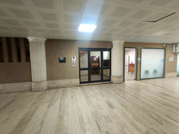 locale commerciale in vendita a Messina