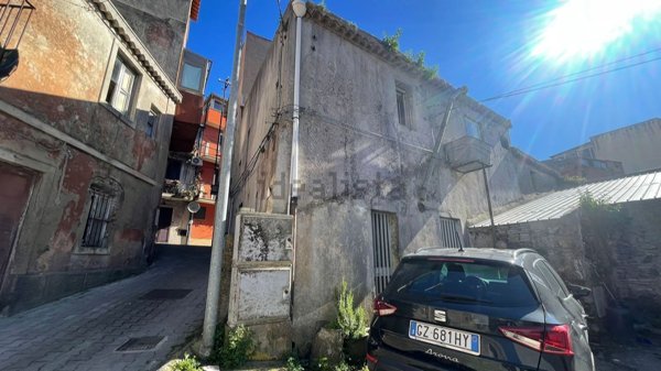 casa semindipendente in vendita a Messina