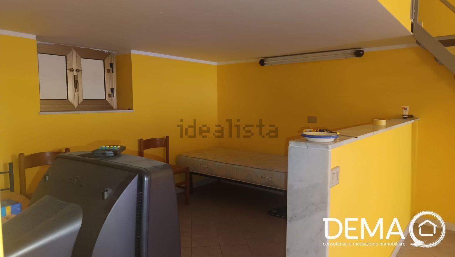 locale di sgombero in vendita a Messina in zona Camaro