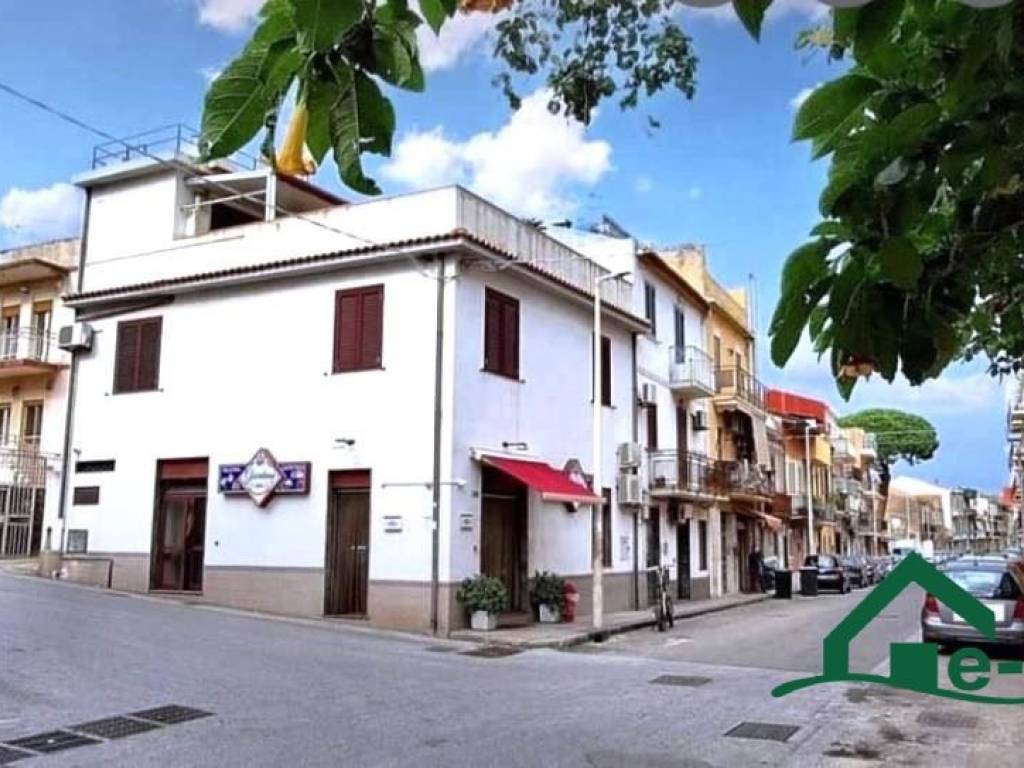 negozio in vendita a Messina in zona Mili Marina