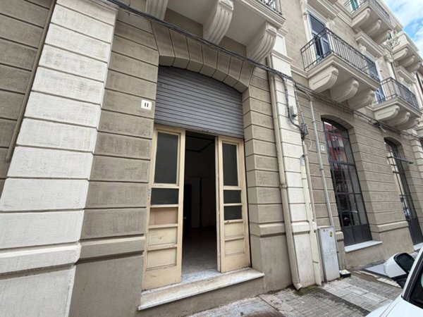 locale commerciale in vendita a Messina in zona Centro Storico