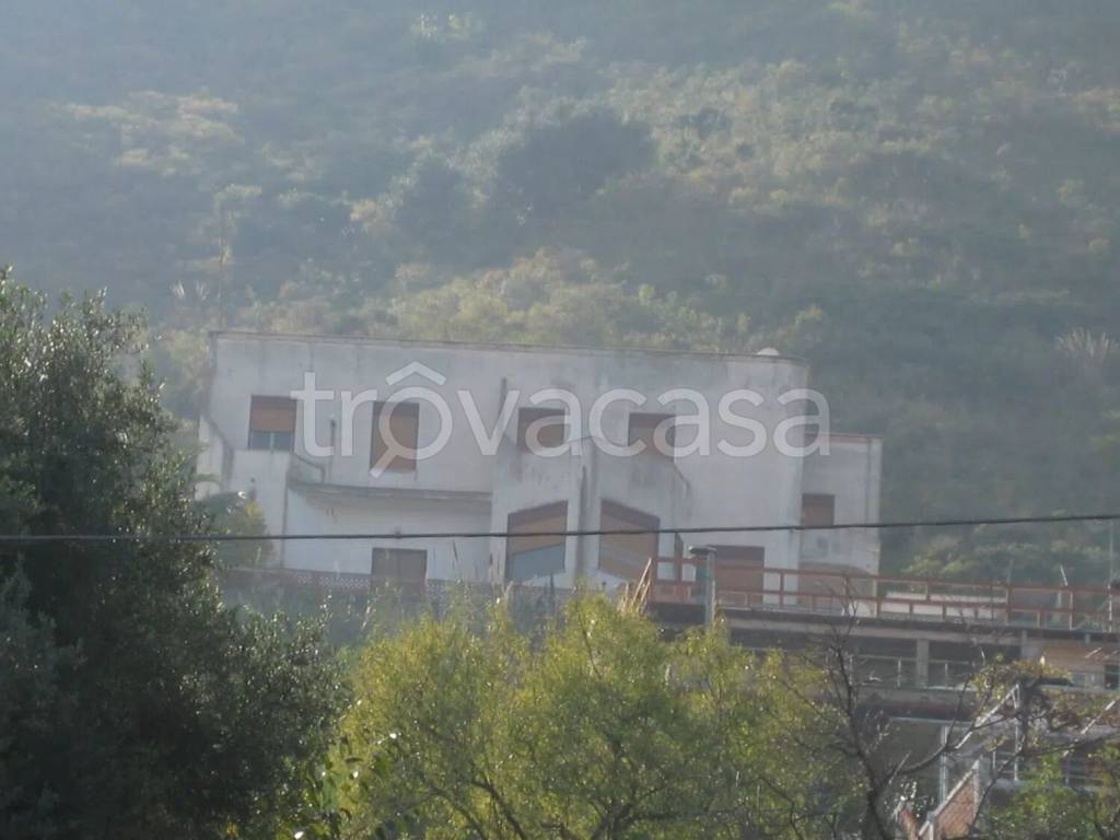 casa indipendente in vendita a Messina in zona Casa Bianca