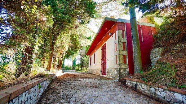 casa indipendente in vendita a Messina in zona Castanea delle Furie