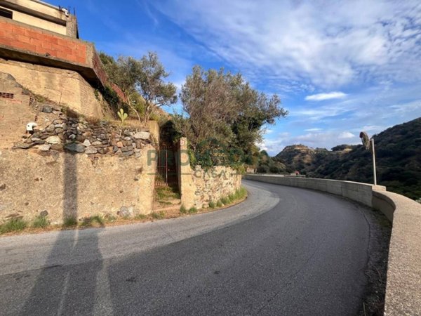 casa indipendente in vendita a Messina in zona Mili San Pietro