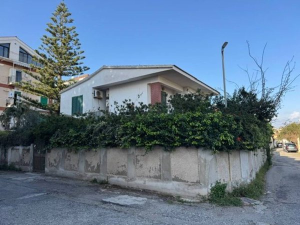 casa indipendente in vendita a Messina in zona Ganzirri