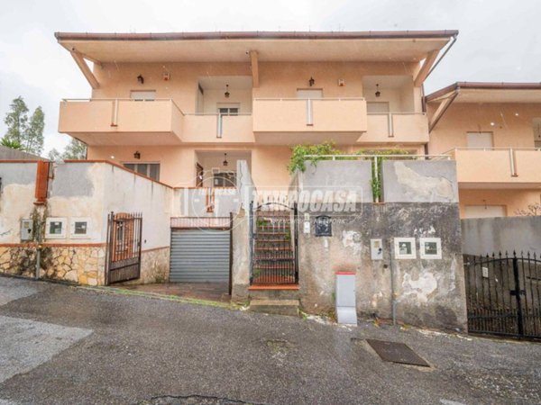casa indipendente in vendita a Messina in zona San Filippo