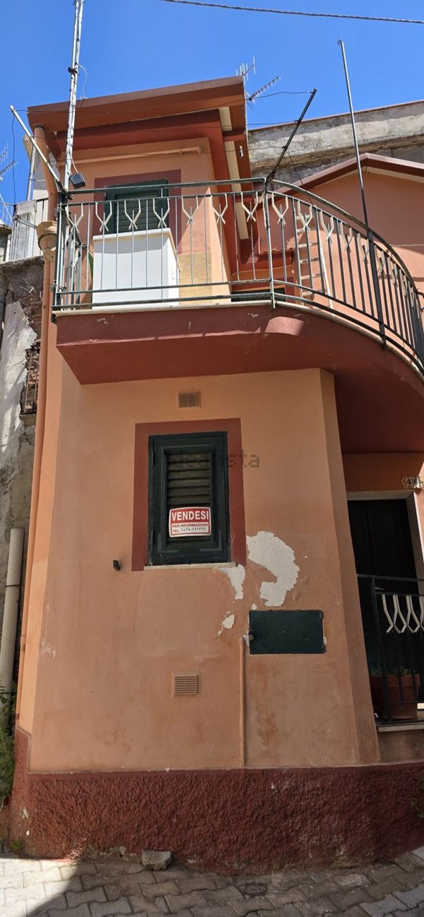 appartamento in vendita a Messina in zona Giampilieri Superiore