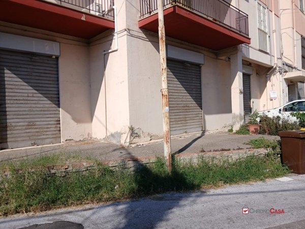 locale commerciale in vendita a Messina in zona Centro Storico