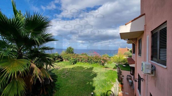 casa indipendente in vendita a Messina in zona Casa Bianca