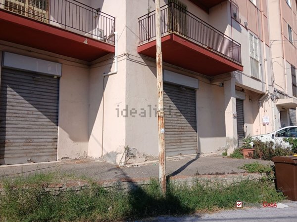 locale commerciale in vendita a Messina in zona Centro Storico