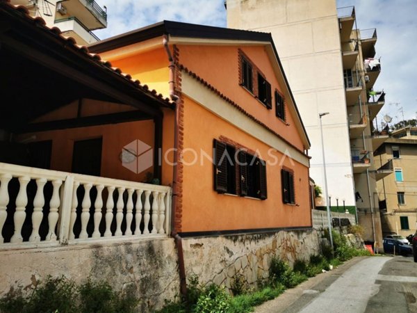 casa indipendente in vendita a Messina