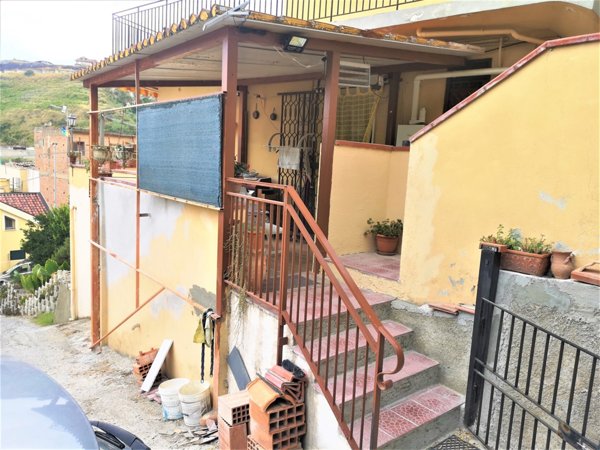 casa indipendente in vendita a Messina in zona Camaro
