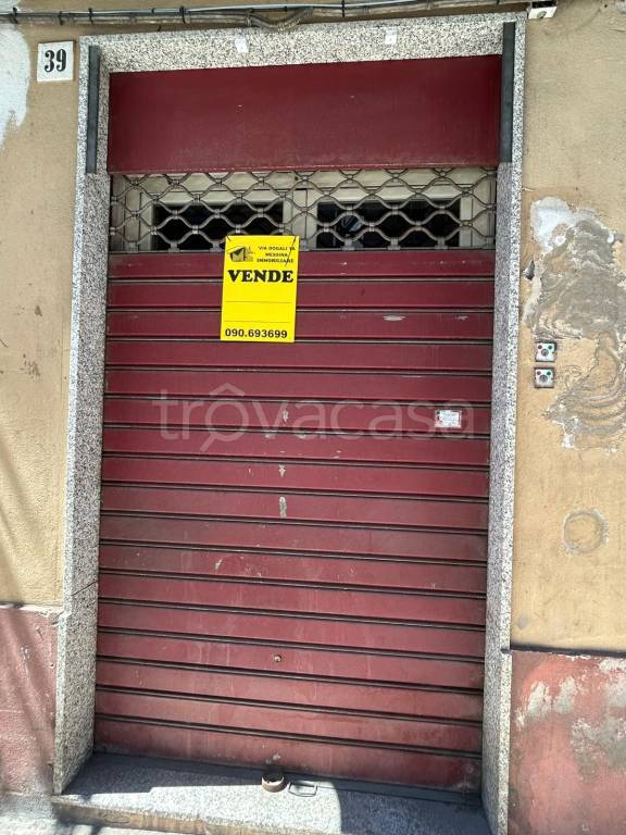 negozio in vendita a Messina in zona Centro Storico