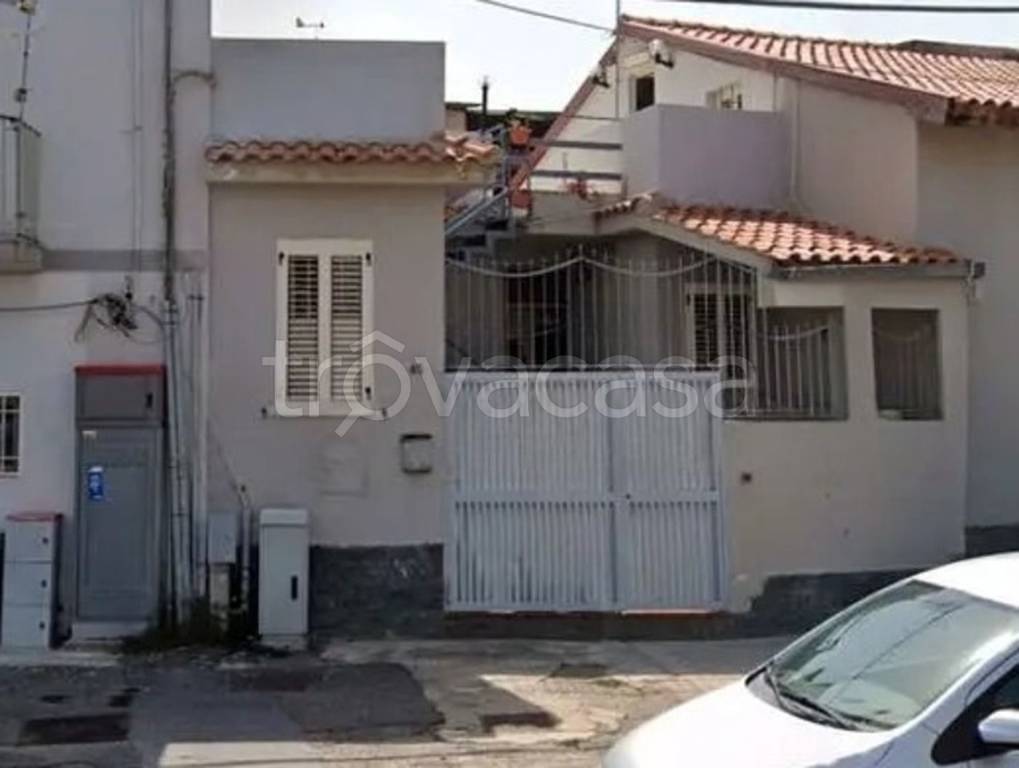 casa indipendente in vendita a Messina in zona Gazzi