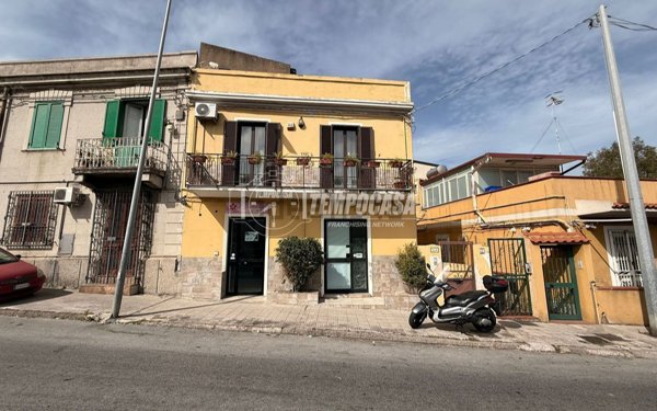 locale commerciale in vendita a Messina in zona Camaro