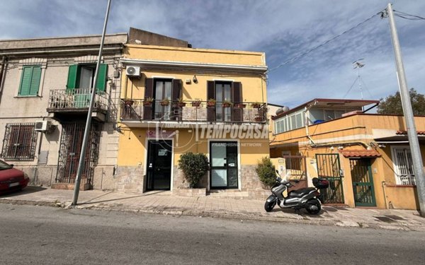 negozio in vendita a Messina in zona Camaro