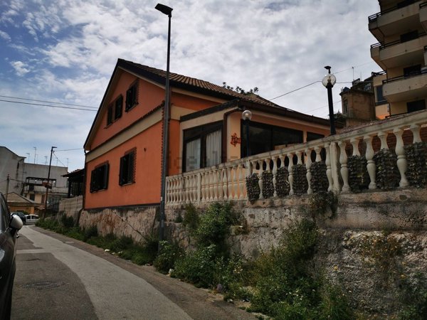 casa indipendente in vendita a Messina