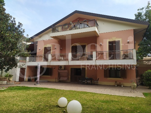 casa indipendente in vendita a Messina