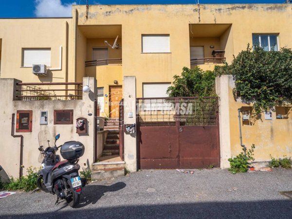 casa indipendente in vendita a Messina in zona Gazzi