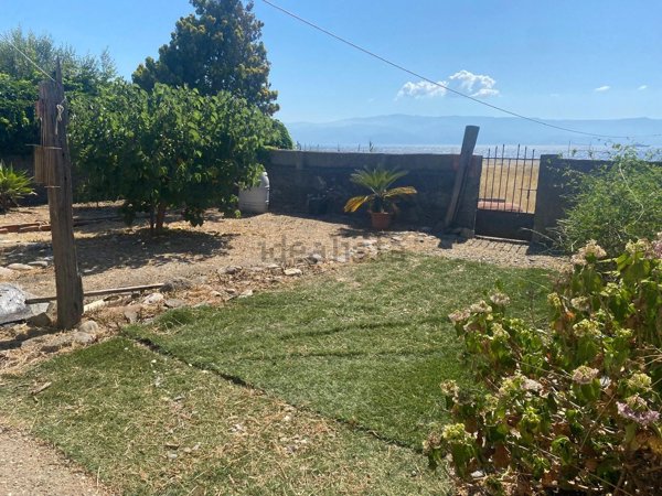 appartamento in vendita a Messina in zona Mili Marina