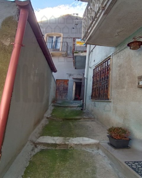 casa indipendente in vendita a Messina in zona San Filippo