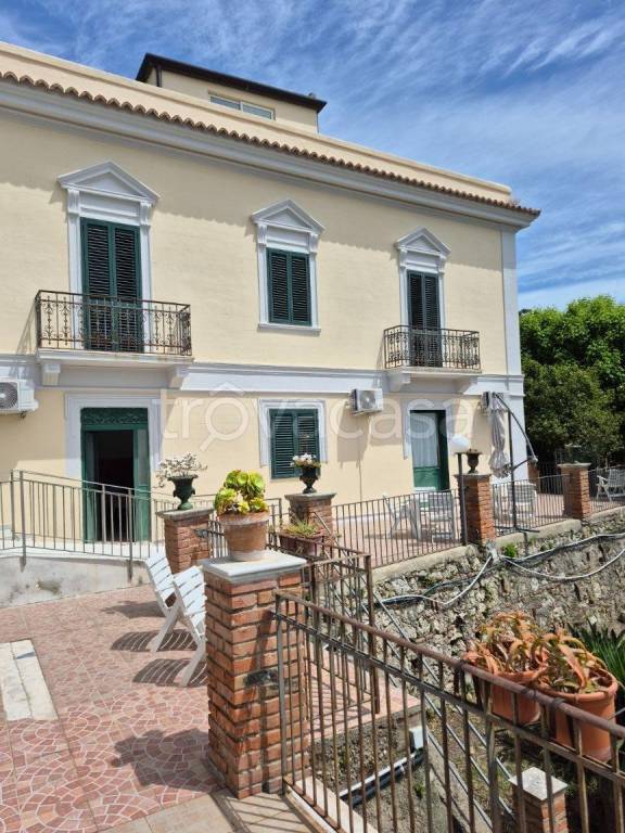 casa indipendente in vendita a Messina in zona Centro Storico