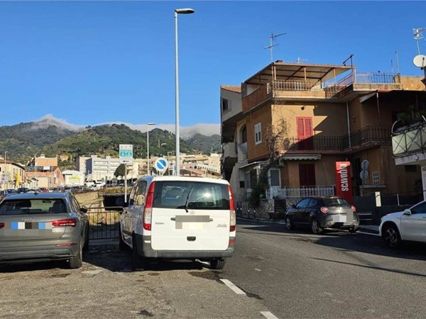 casa indipendente in vendita a Messina in zona Santissima Annunziata