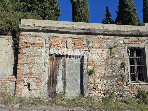casa indipendente in vendita a Messina in zona Larderia