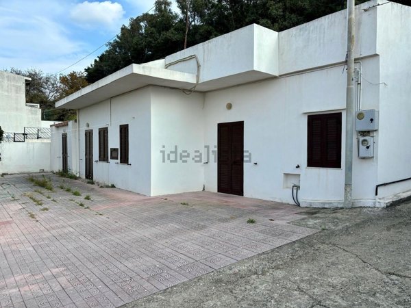 casa indipendente in vendita a Messina in zona Rodia