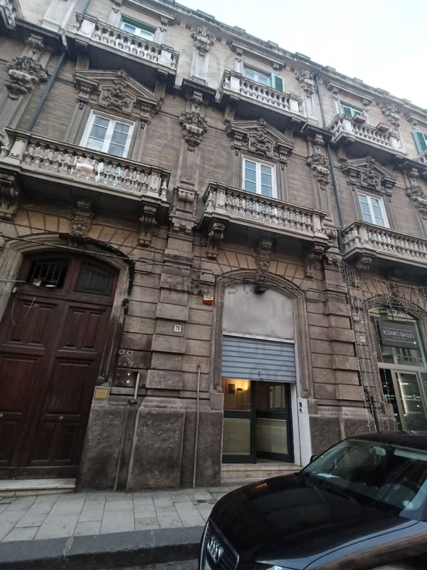 locale commerciale in vendita a Messina in zona Centro Storico