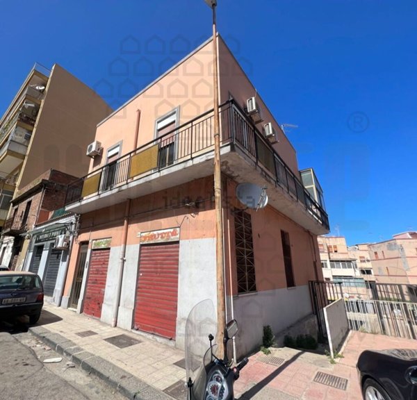 locale commerciale in vendita a Messina