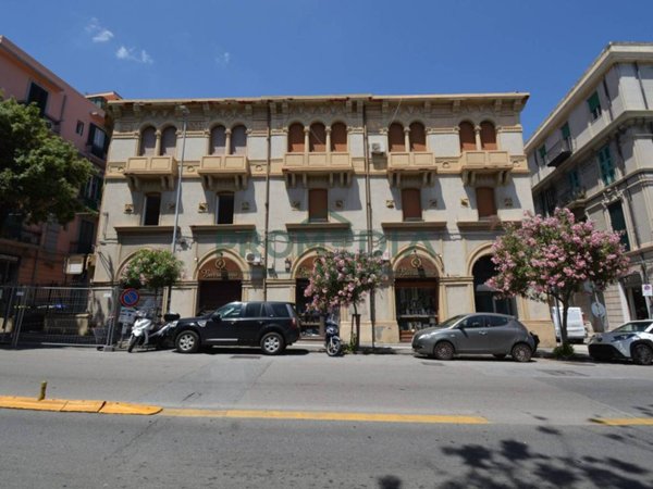 negozio in vendita a Messina in zona Centro Storico