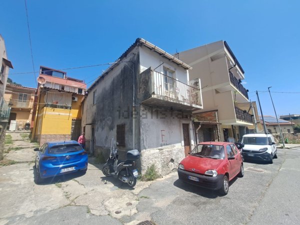 casa indipendente in vendita a Messina in zona Camaro