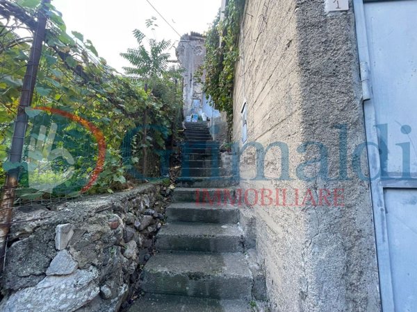 locale di sgombero in vendita a Messina in zona San Filippo