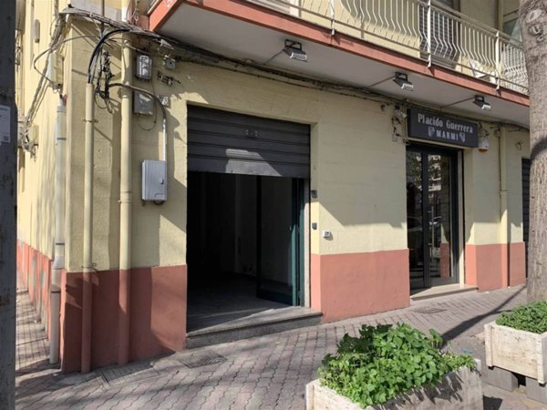 negozio in vendita a Messina in zona Gazzi