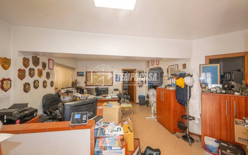 locale commerciale in vendita a Messina in zona Centro Storico