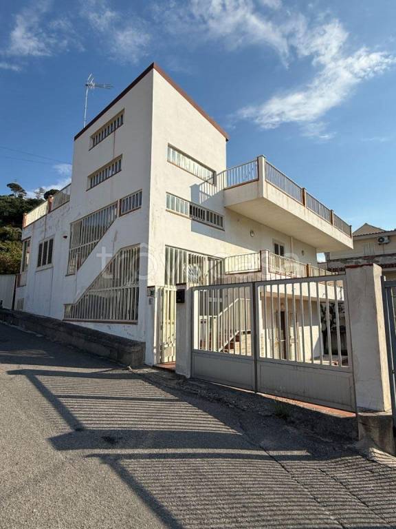 casa indipendente in vendita a Messina in zona San Saba