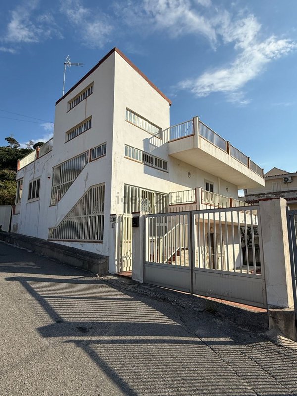 casa indipendente in vendita a Messina in zona San Saba