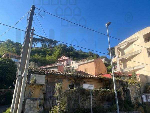 casa indipendente in vendita a Messina in zona San Michele