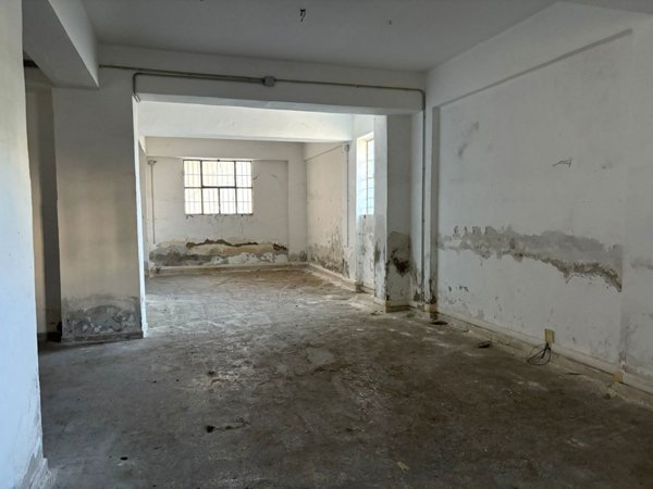 locale di sgombero in vendita a Messina in zona Contesse