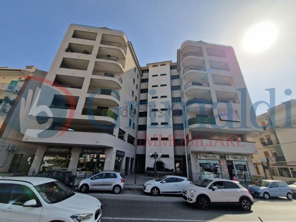 locale commerciale in vendita a Messina in zona Contesse