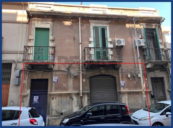 locale commerciale in vendita a Messina