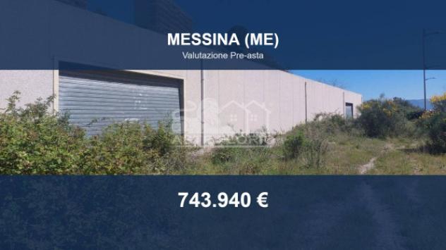 locale commerciale in vendita a Messina in zona Pistunina