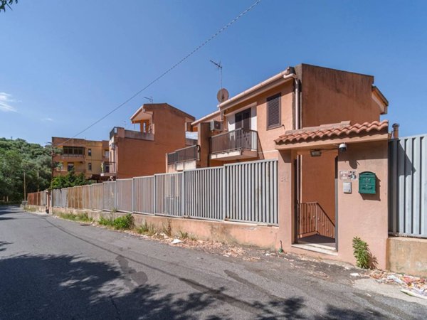 casa indipendente in vendita a Messina in zona San Licandro