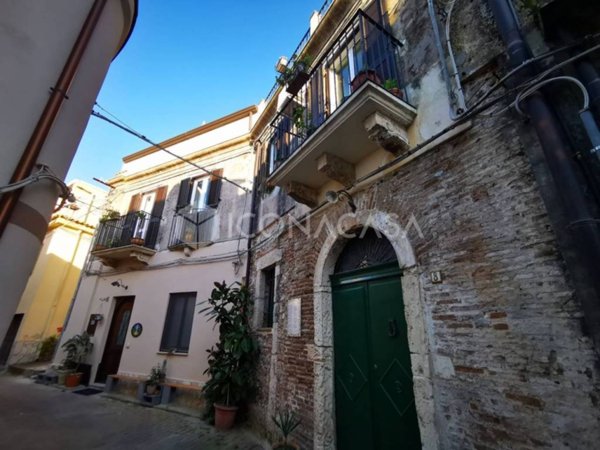 casa indipendente in vendita a Messina in zona Gesso